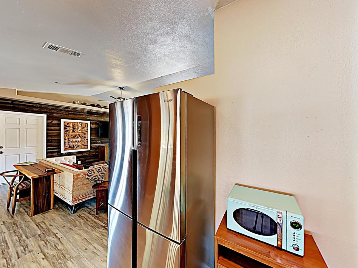 Rawhide Ranch - Walk To Pappy And Harriet'S With Hot Tub! Home Yucca Valley Luaran gambar