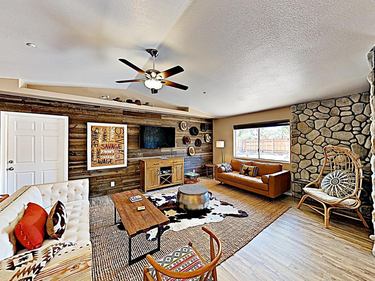 Rawhide Ranch - Walk To Pappy And Harriet'S With Hot Tub! Home Yucca Valley Luaran gambar